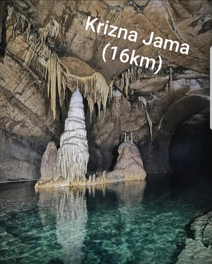 Planinski Dom Na Travni Gori Sodrazica Ngoại thất bức ảnh